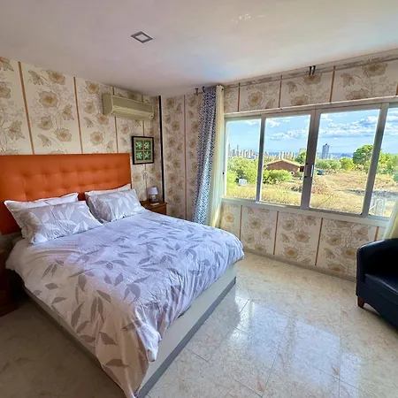 Bonito En Benidorm, Negocios, Estudios, Salud *